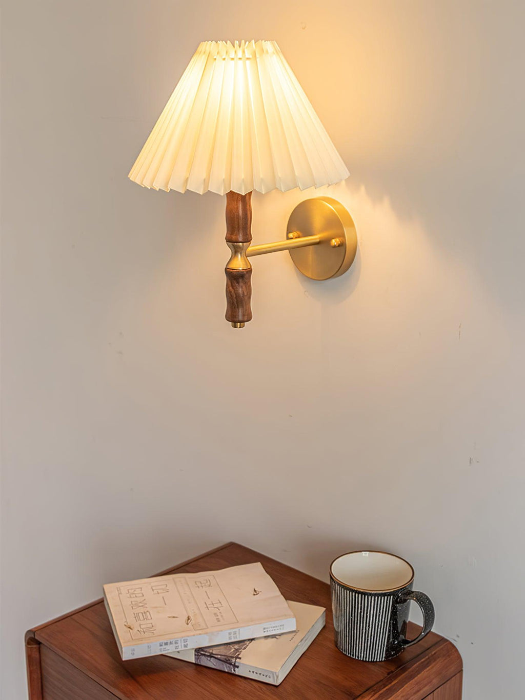 pleated-walnut-wall-light-anzaz--32