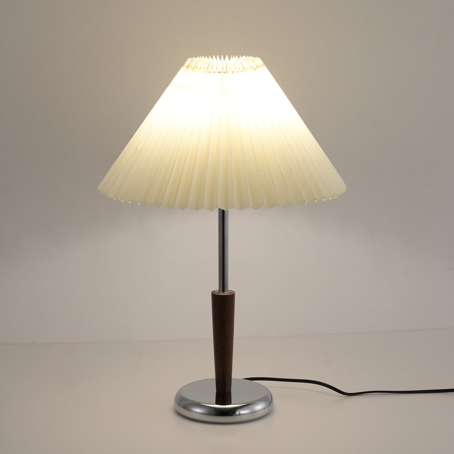lynnea-pleated-table-lamp-anzaz--9