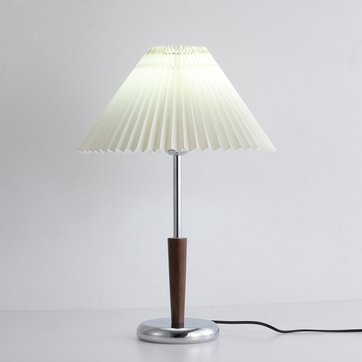 lynnea-pleated-table-lamp-anzaz--13