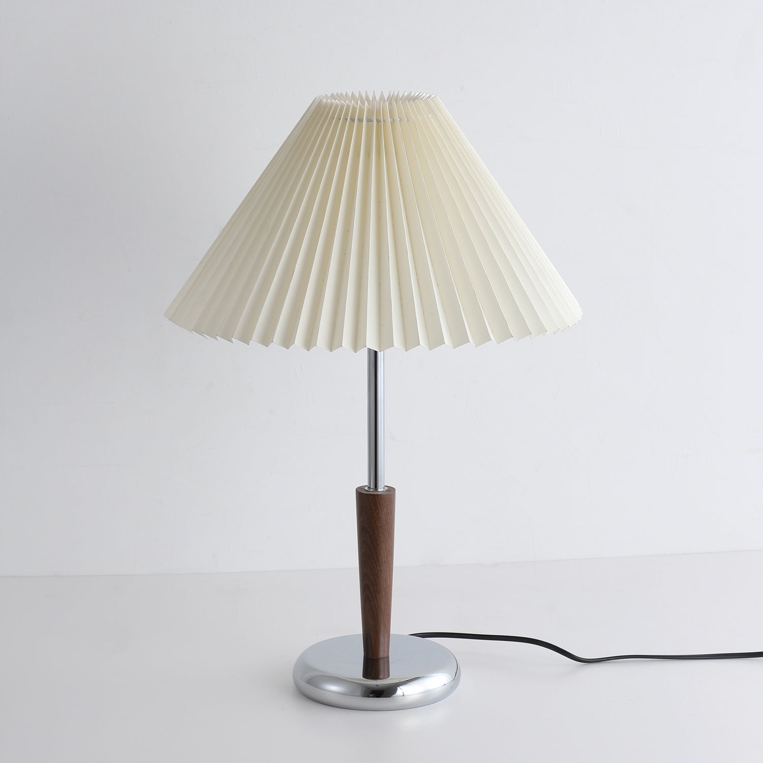 lynnea-pleated-table-lamp-anzaz-Walnut color &  White-3