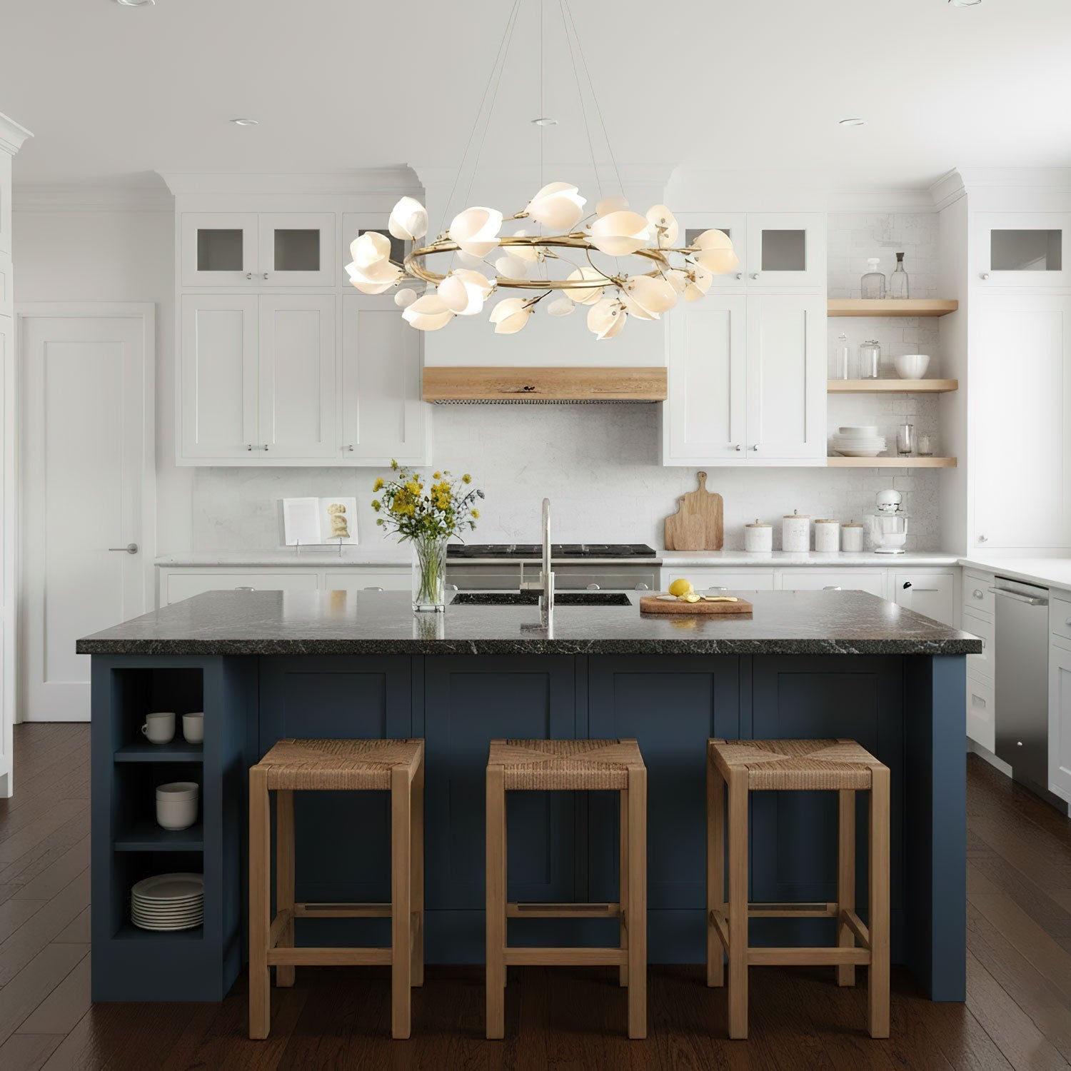 porcelain-magnolia-chandelier-anzaz-Gold & White Ceramic-4