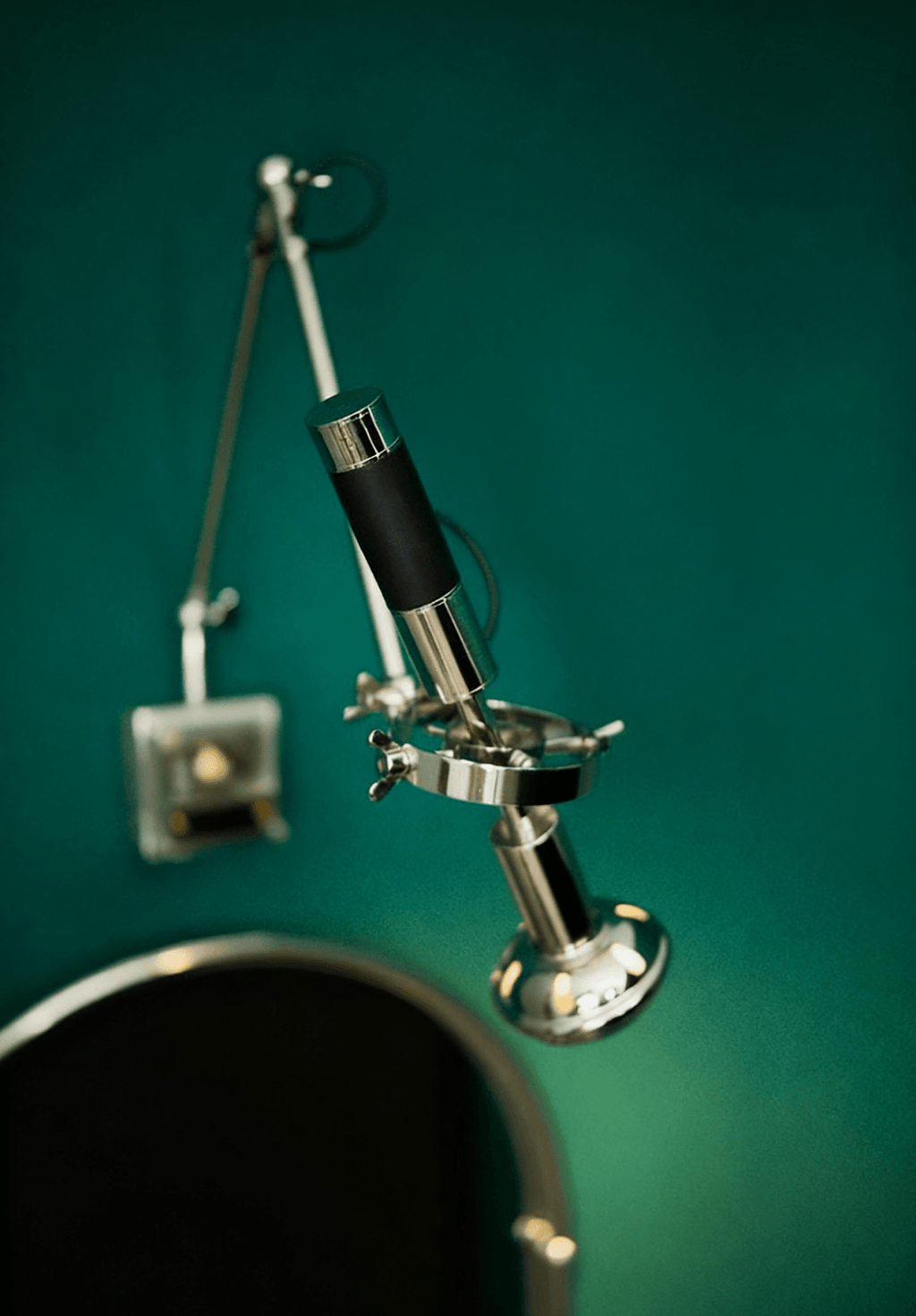precision-beam-wall-lamp-anzaz--5