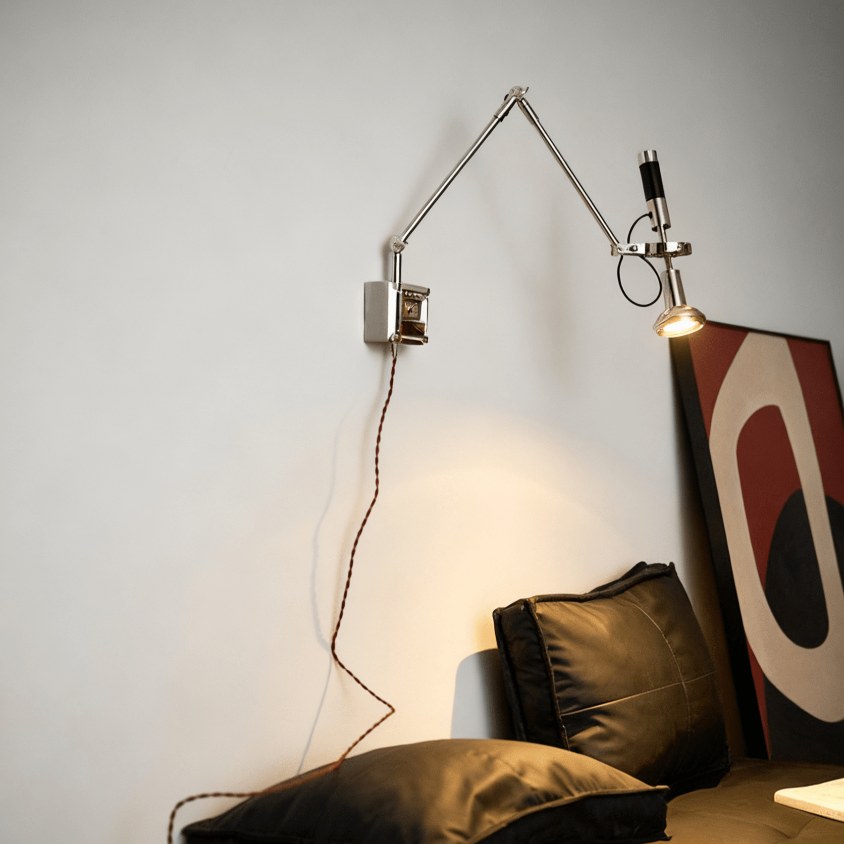 precision-beam-plug-in-wall-lamp-anzaz--5