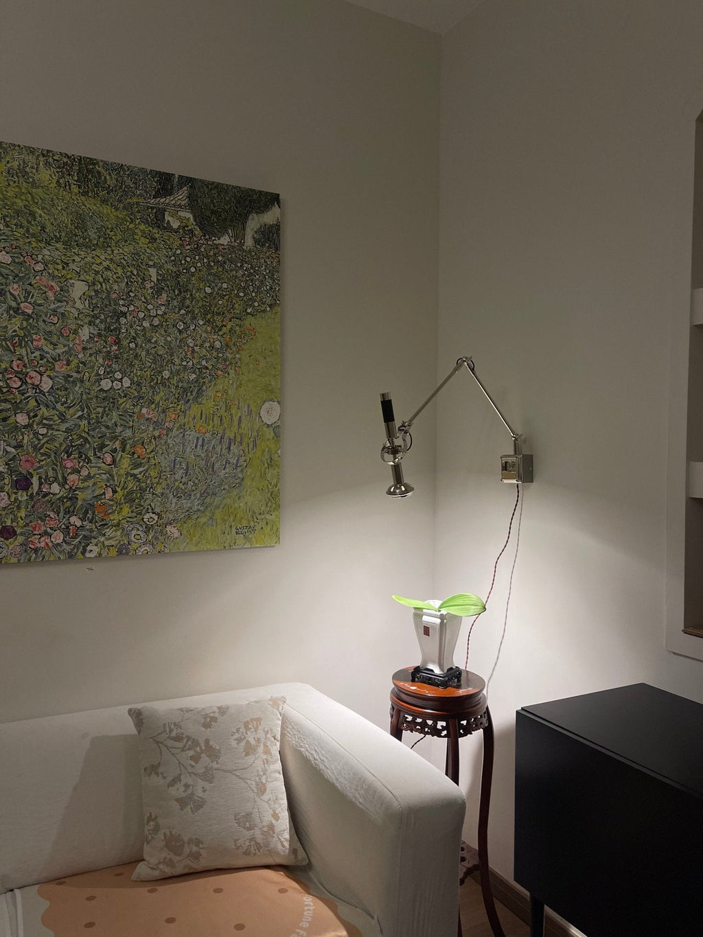 precision-beam-plug-in-wall-lamp-anzaz--9