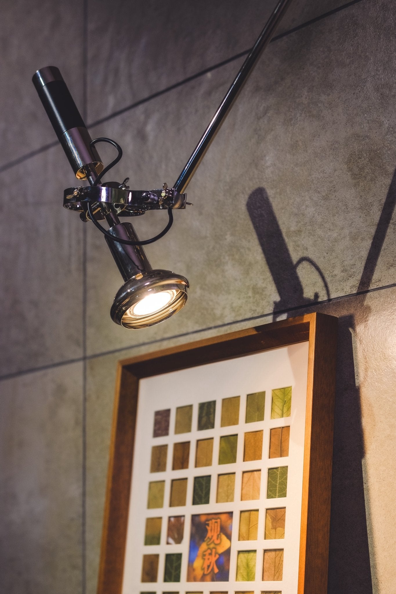 precision-beam-wall-lamp-anzaz--9