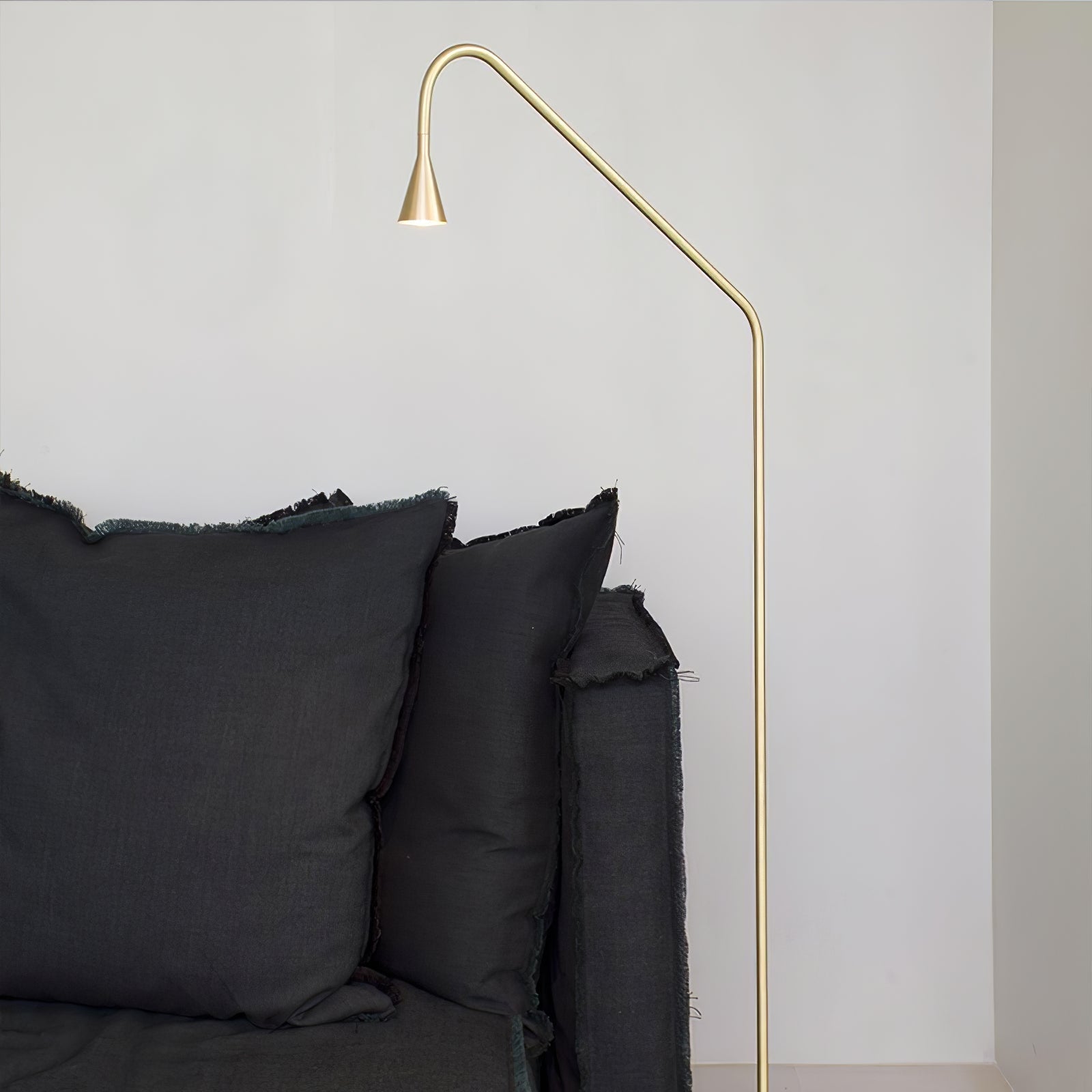 pureform-floor-lamp-anzaz--15