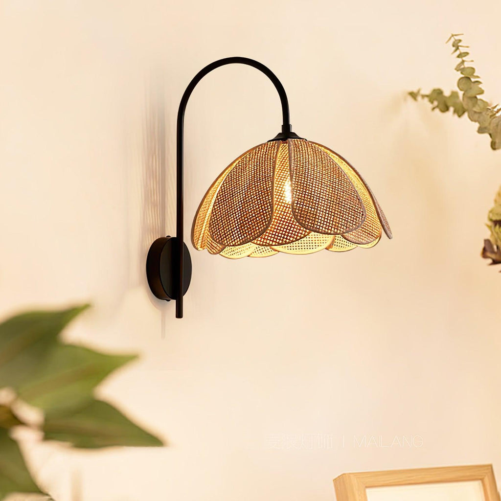 rattan-petal-wall-lamp-anzaz--3