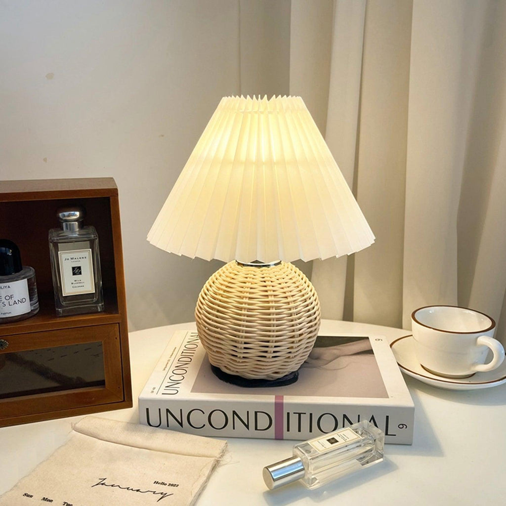 rattan-pleated-table-lamp-anzaz--2