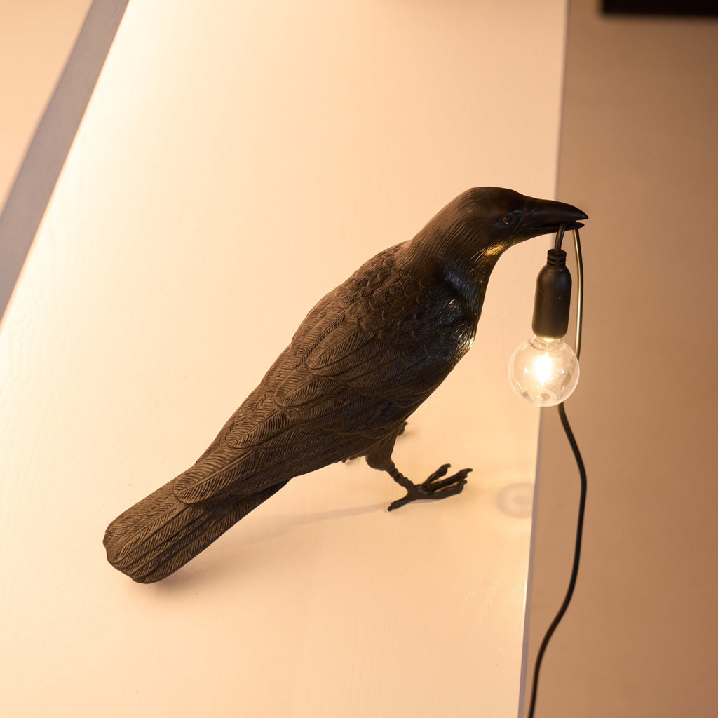 raven-resin-table-lamp-anzaz-Black-11