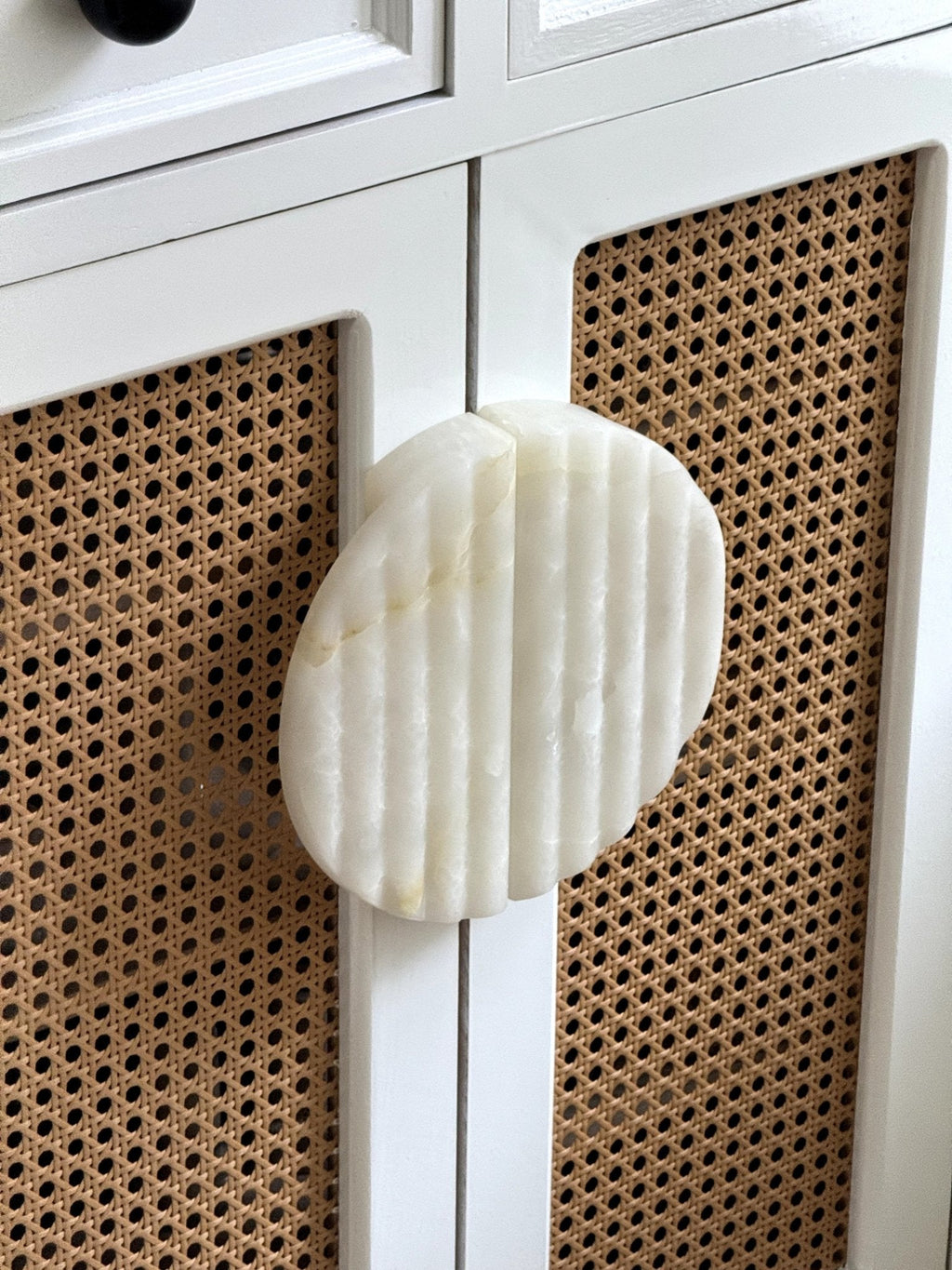 ravina-ripple-pull-handle-anzaz-Value A: Wood / Cabinet Door-12