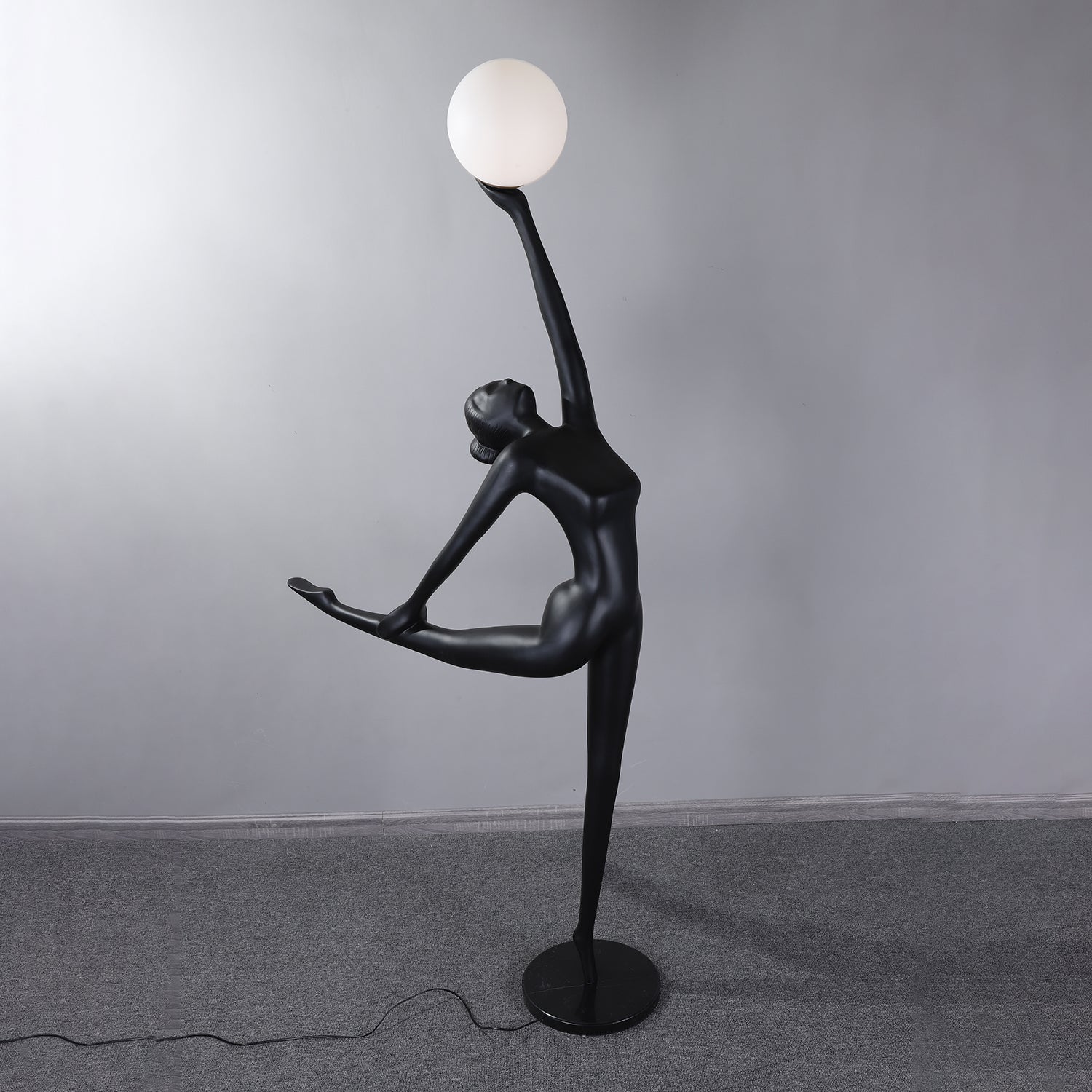 rhythmic-gymnast-sculpture-floor-lamp-anzaz-Black-5