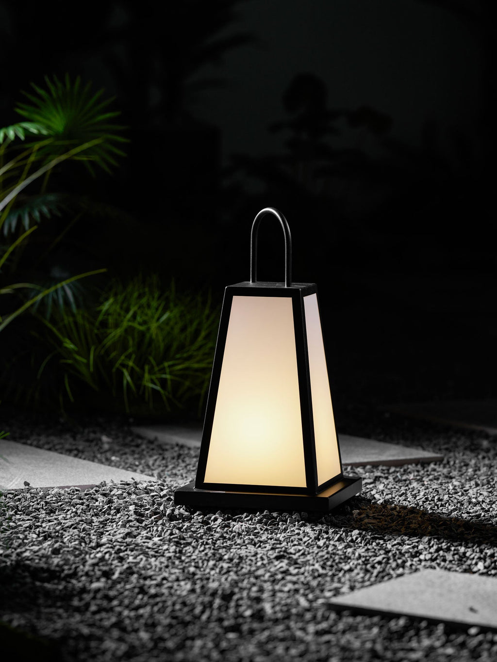 roam-lantern-garden-outdoor-lamp-anzaz--36