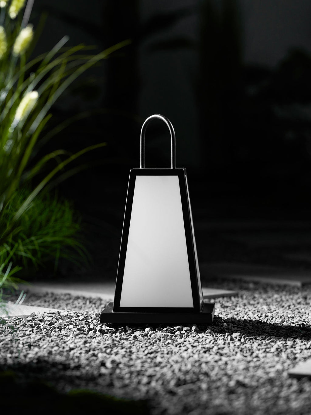 roam-lantern-garden-outdoor-lamp-anzaz--31