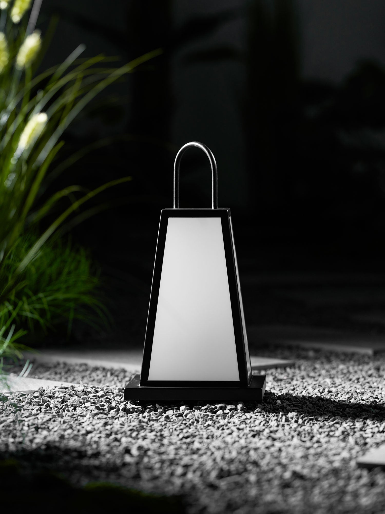 roam-lantern-garden-outdoor-lamp-anzaz--31