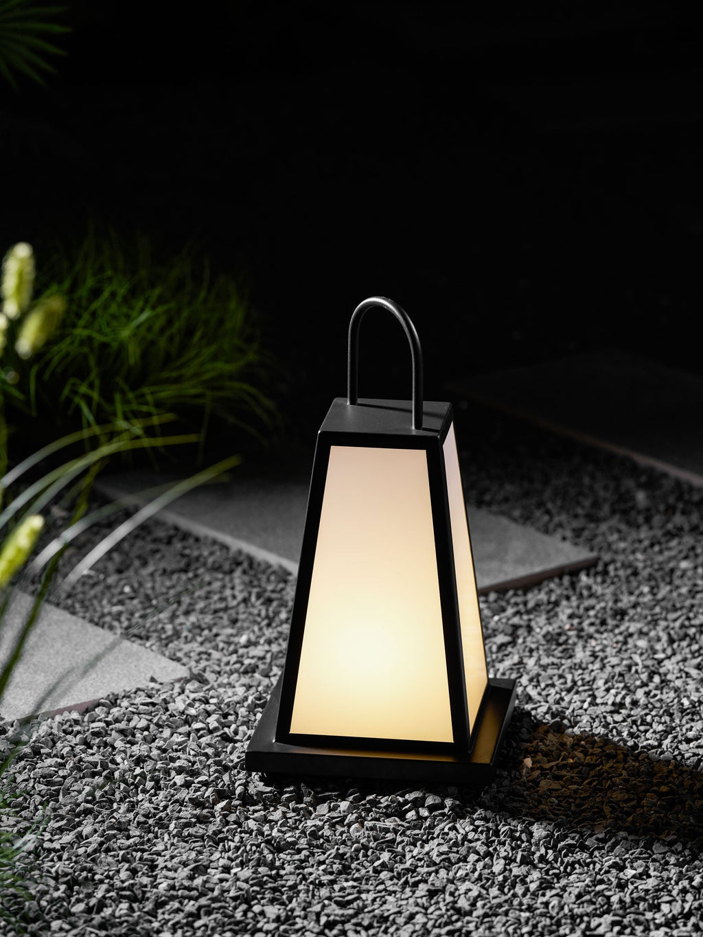 roam-lantern-garden-outdoor-lamp-anzaz--35