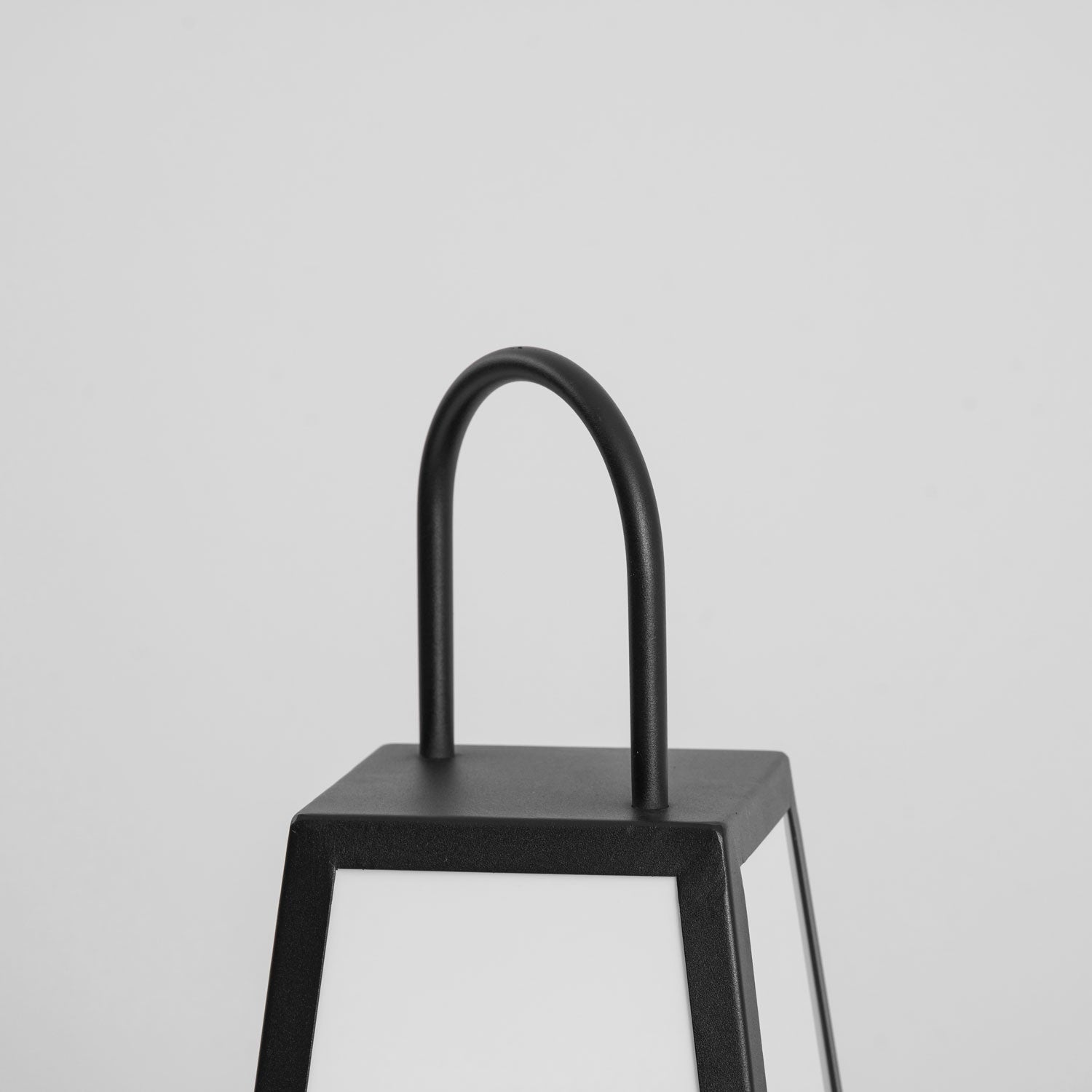 roam-lantern-garden-outdoor-lamp-anzaz--67