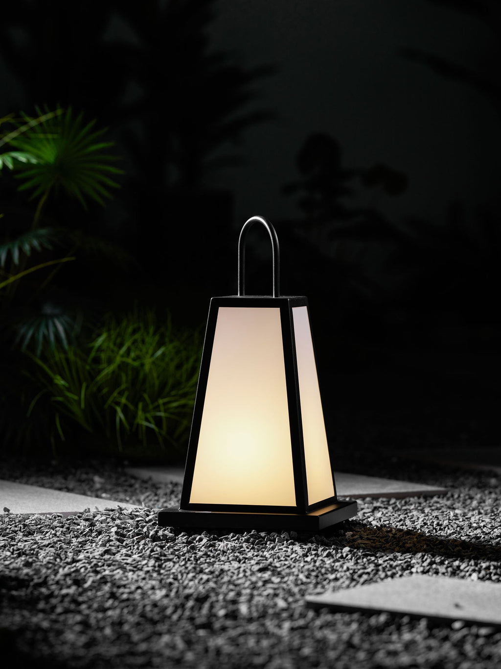 roam-lantern-garden-outdoor-lamp-anzaz--20