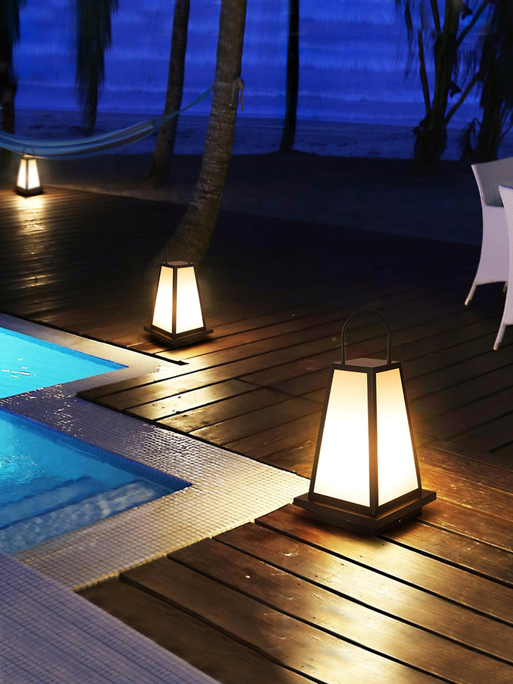 roam-lantern-garden-solar-outdoor-lamp-anzaz--31