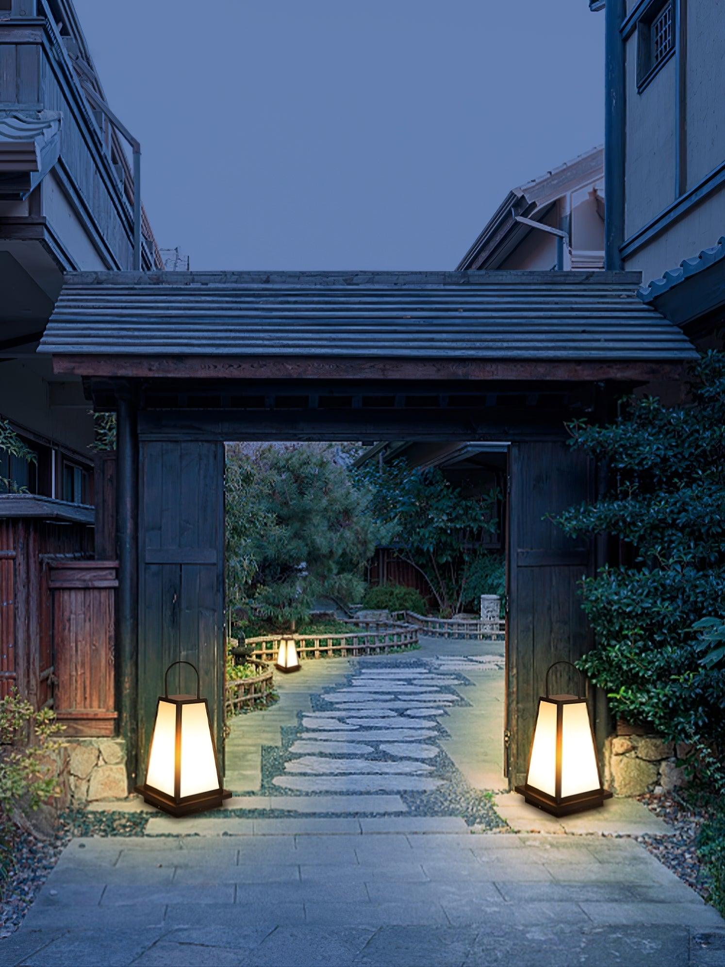 roam-lantern-garden-solar-outdoor-lamp-anzaz--34