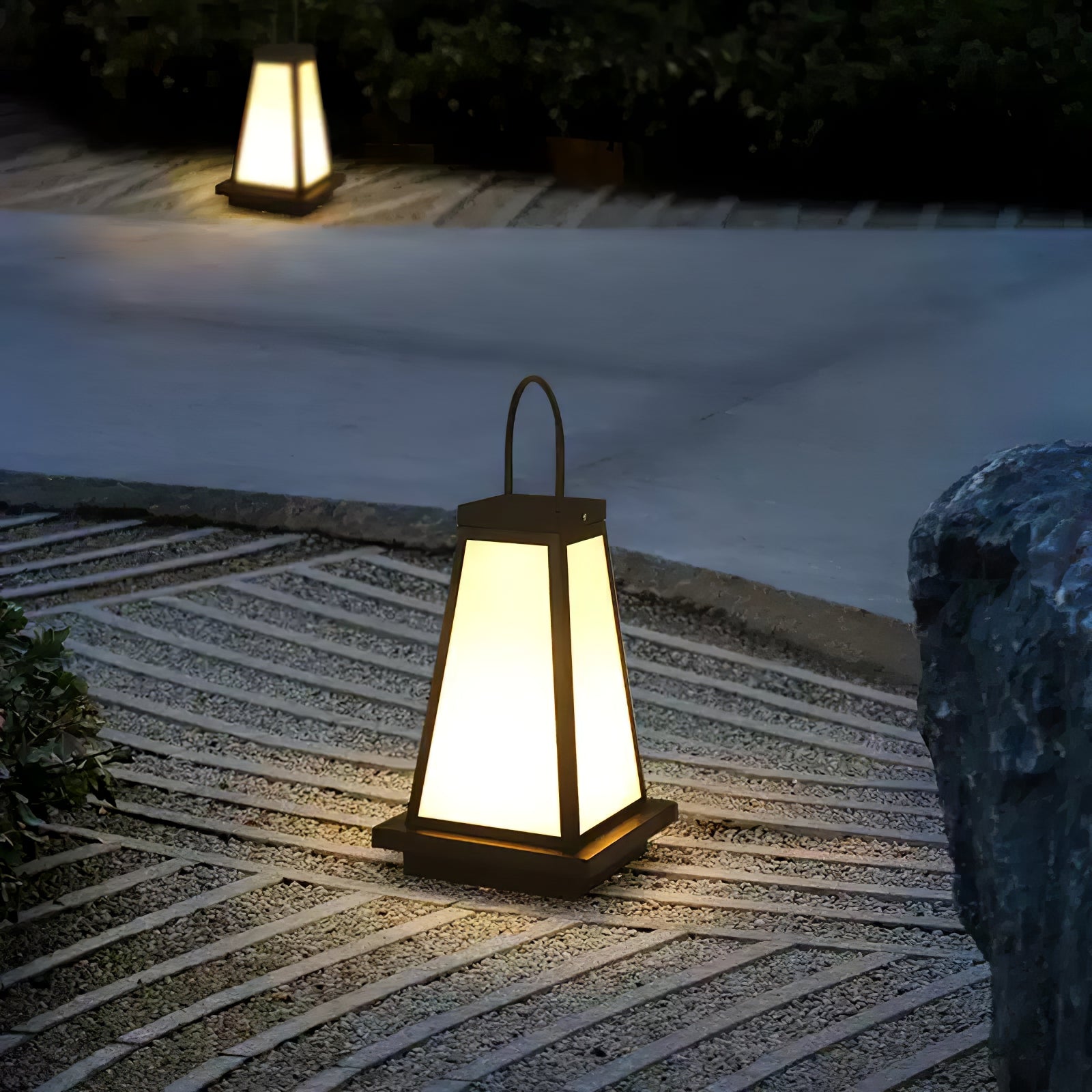 roam-lantern-garden-solar-outdoor-lamp-anzaz--37