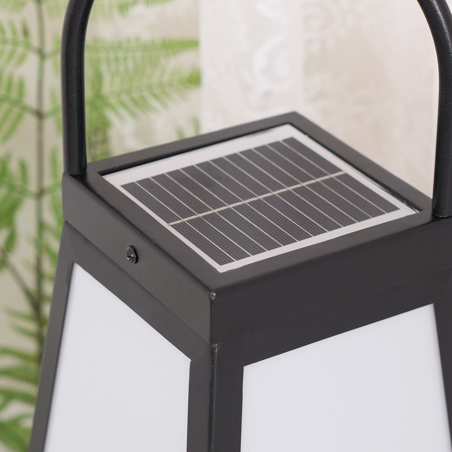 roam-lantern-garden-solar-outdoor-lamp-anzaz--53