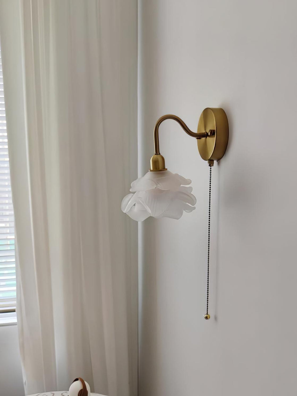 rose-brass-wall-light-anzaz--7