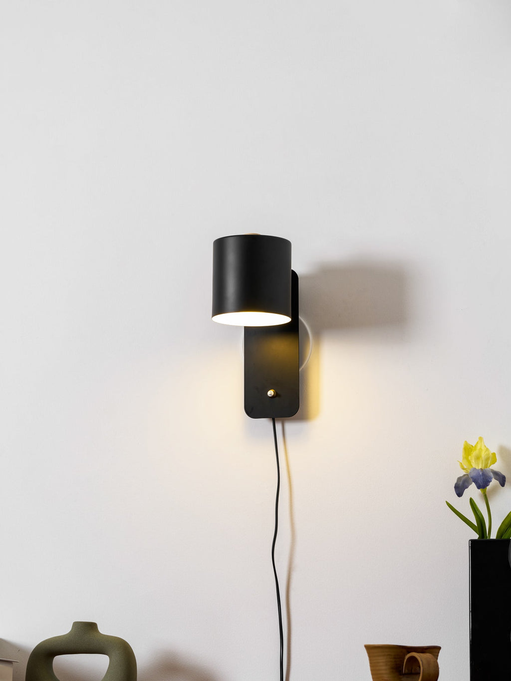 rotatable-cylinder-plug-in-wall-lamp-anzaz--17