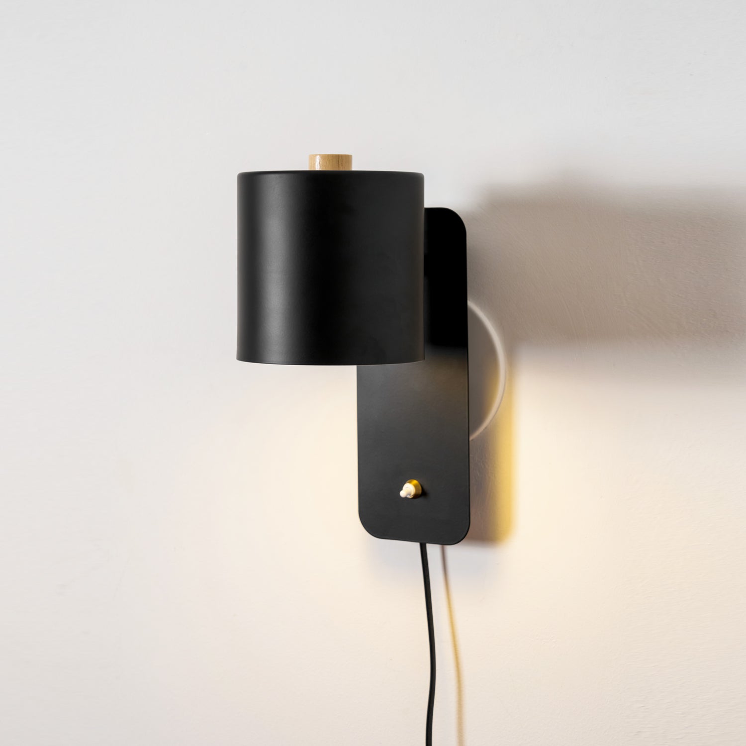 rotatable-cylinder-plug-in-wall-lamp-anzaz--32