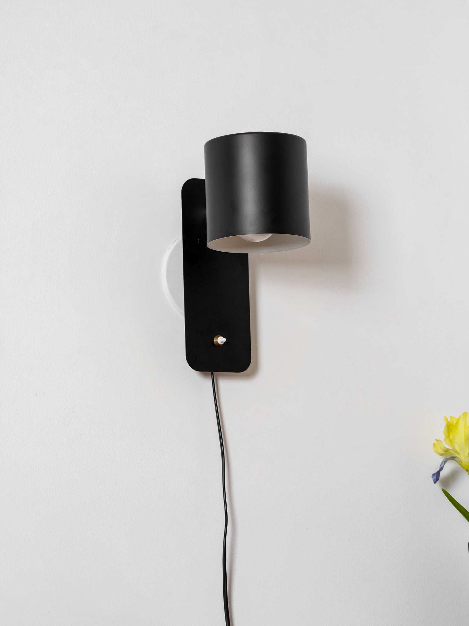 rotatable-cylinder-plug-in-wall-lamp-anzaz--27
