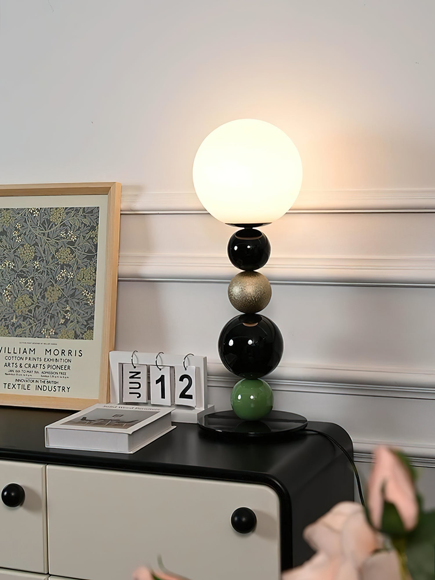 round-balls-stacking-table-lamp-anzaz-Green & Black-2