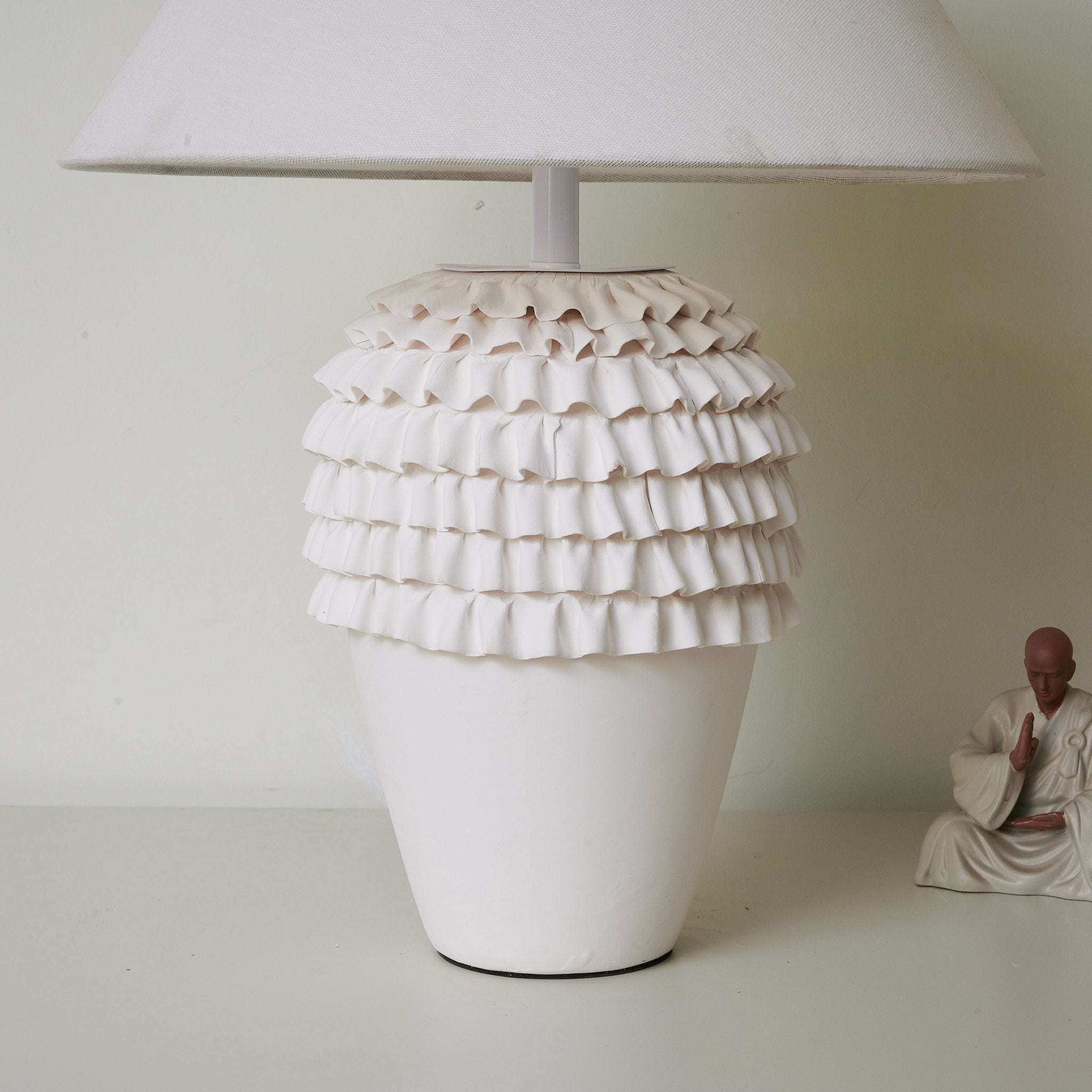 ruffle-ceramic-table-lamp-anzaz--6