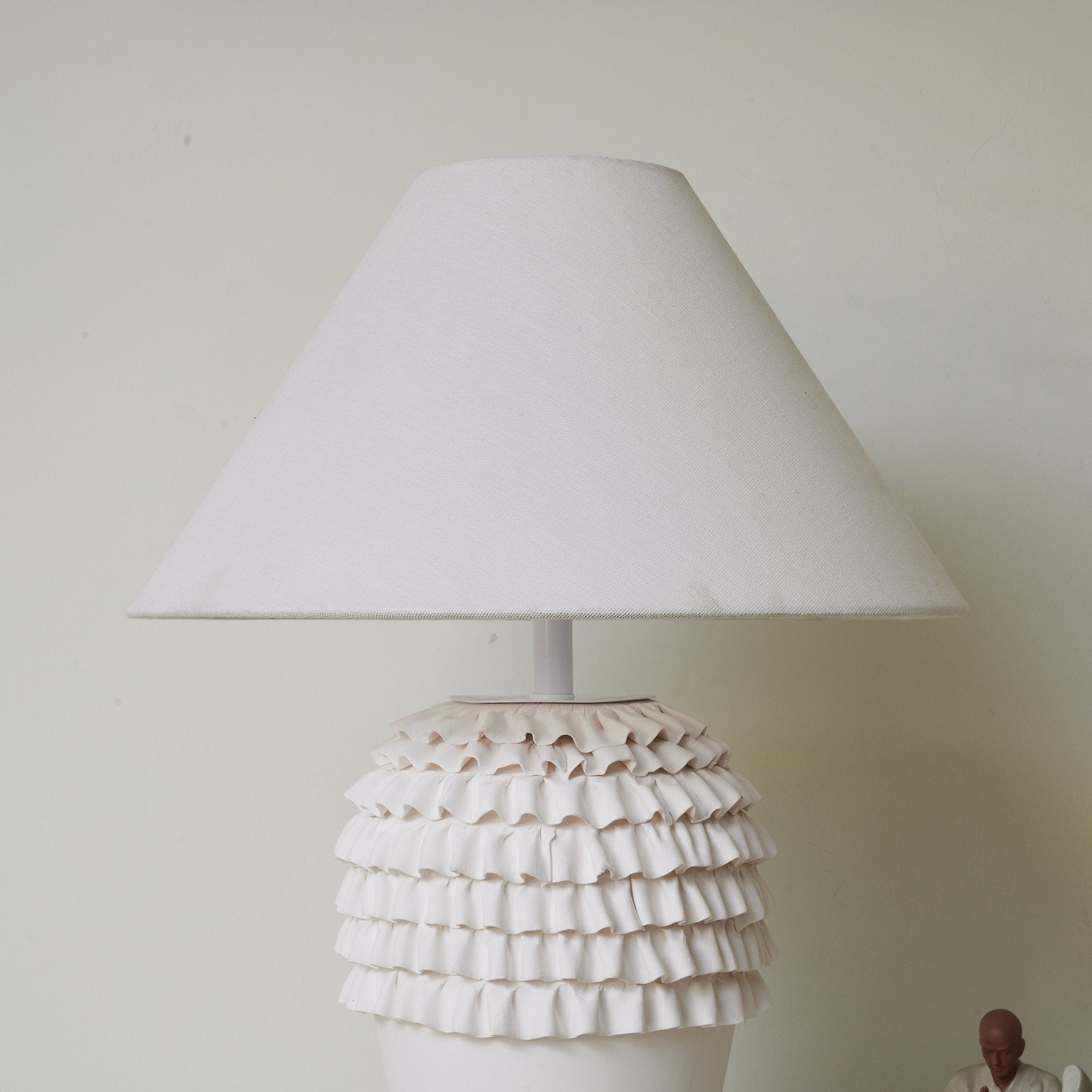 ruffle-ceramic-table-lamp-anzaz--9