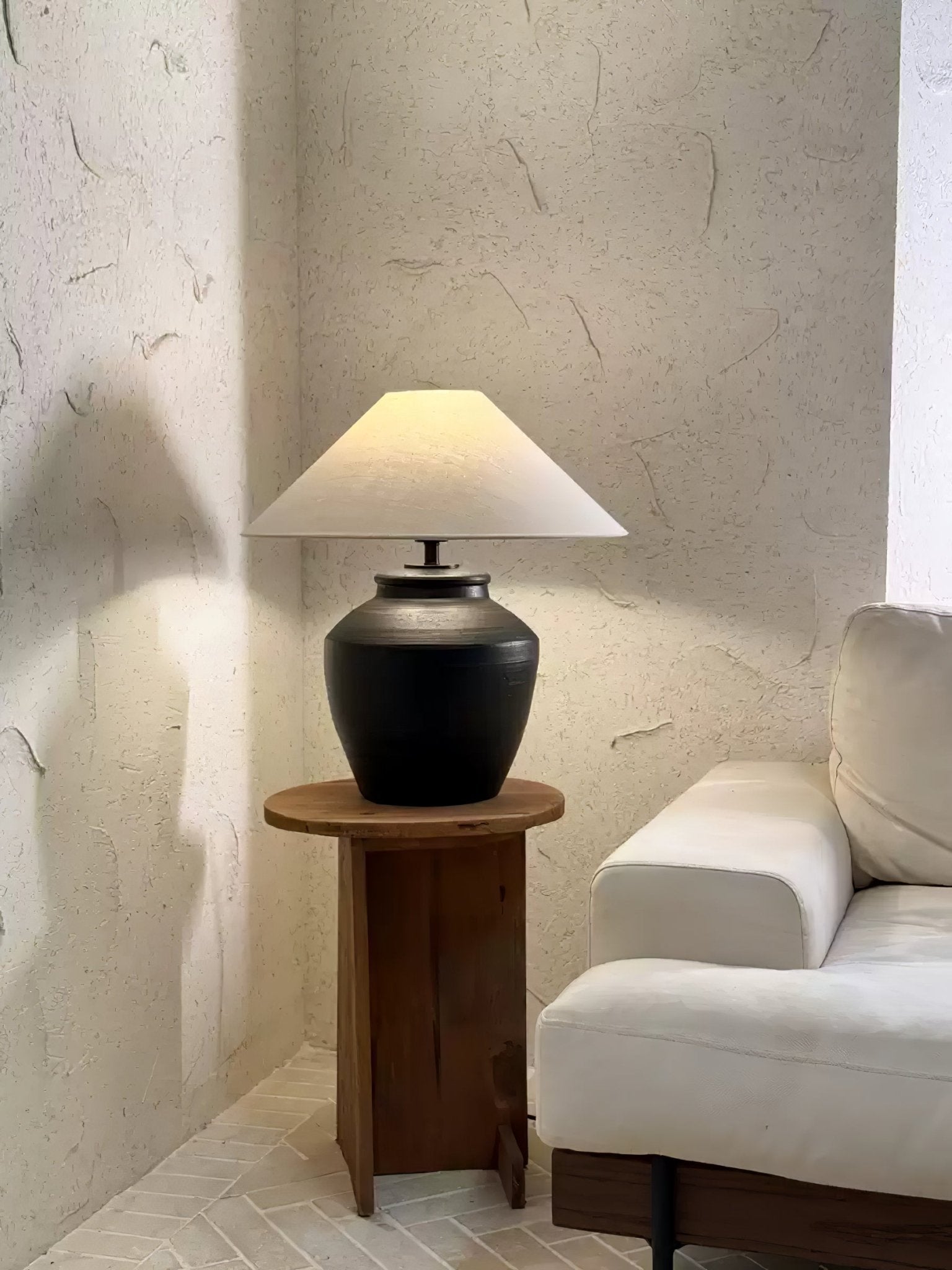 rustic-black-ceramic-table-lamp-anzaz--14