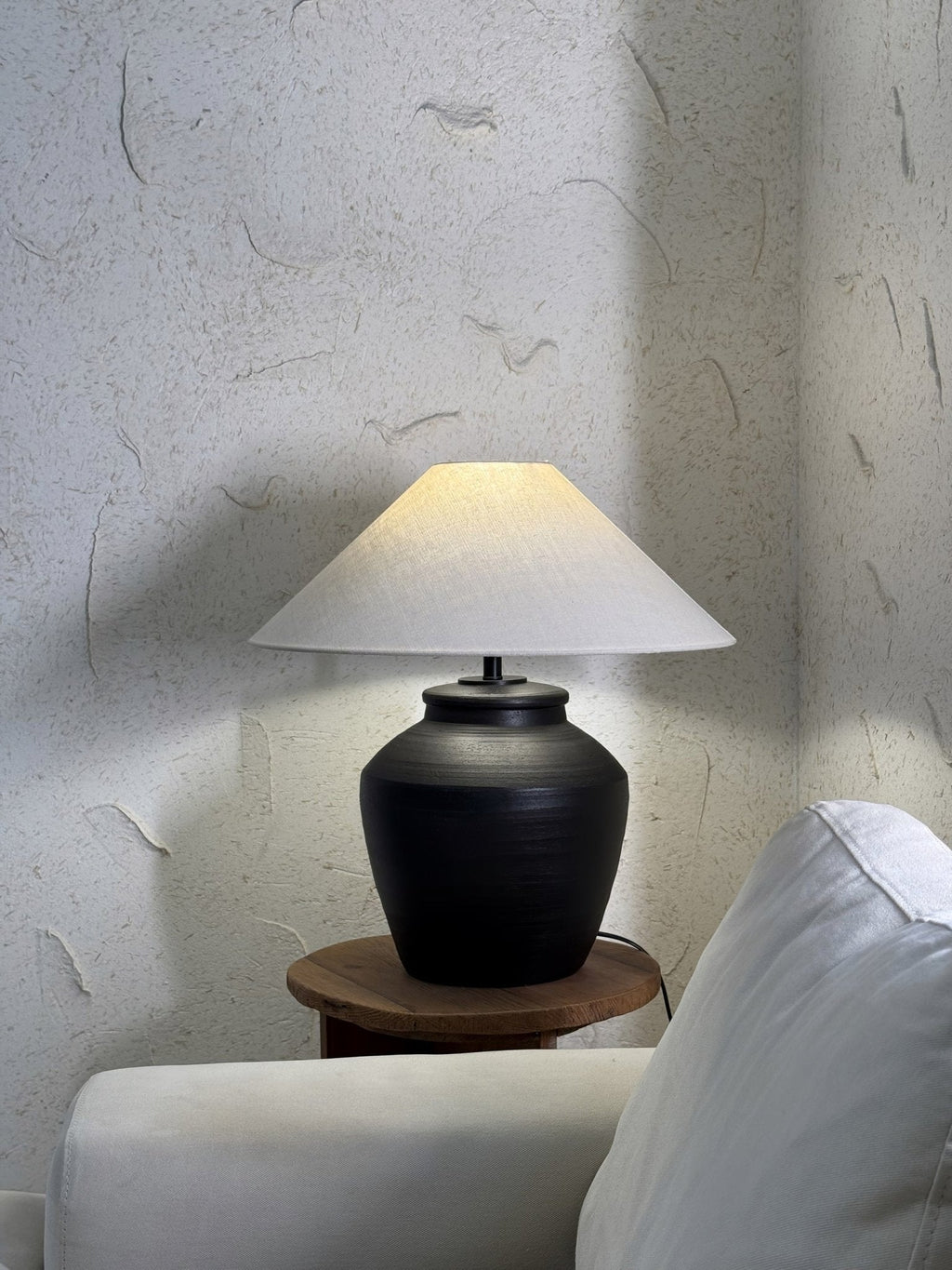 rustic-black-ceramic-table-lamp-anzaz--16