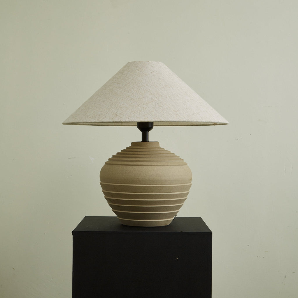 verdigris-echo-table-lamp-anzaz-Beige-3