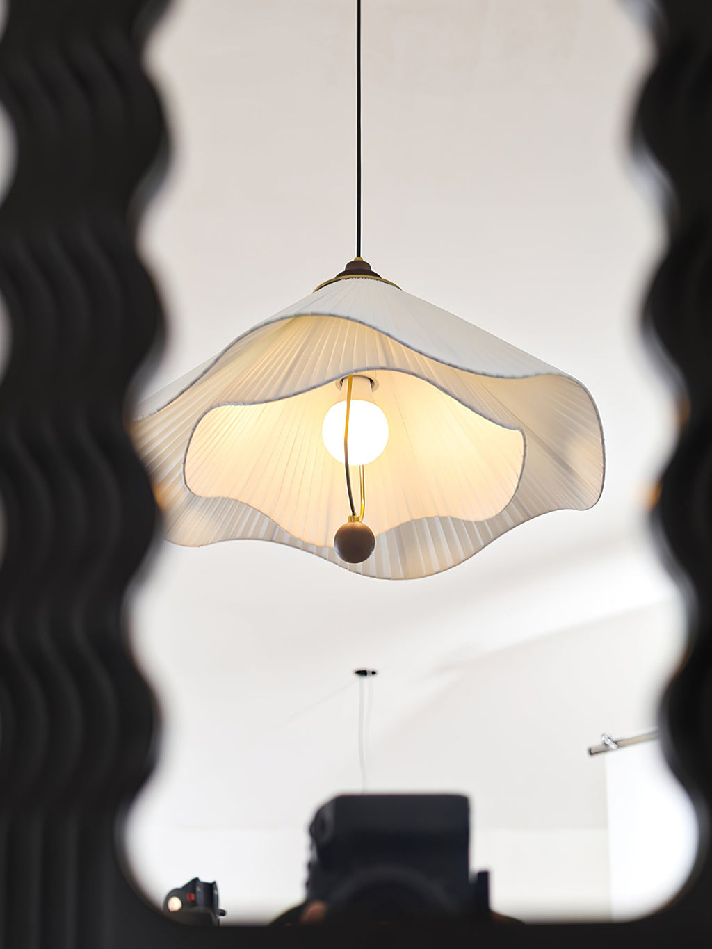 scallop-edge-pendant-light-anzaz--12