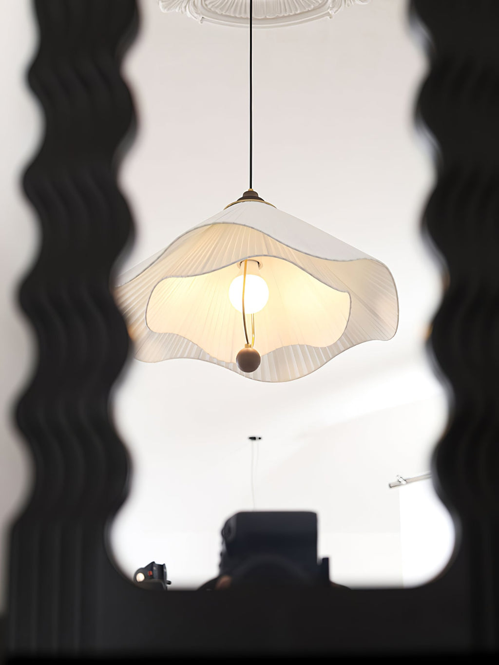 scallop-edge-pendant-light-anzaz--7