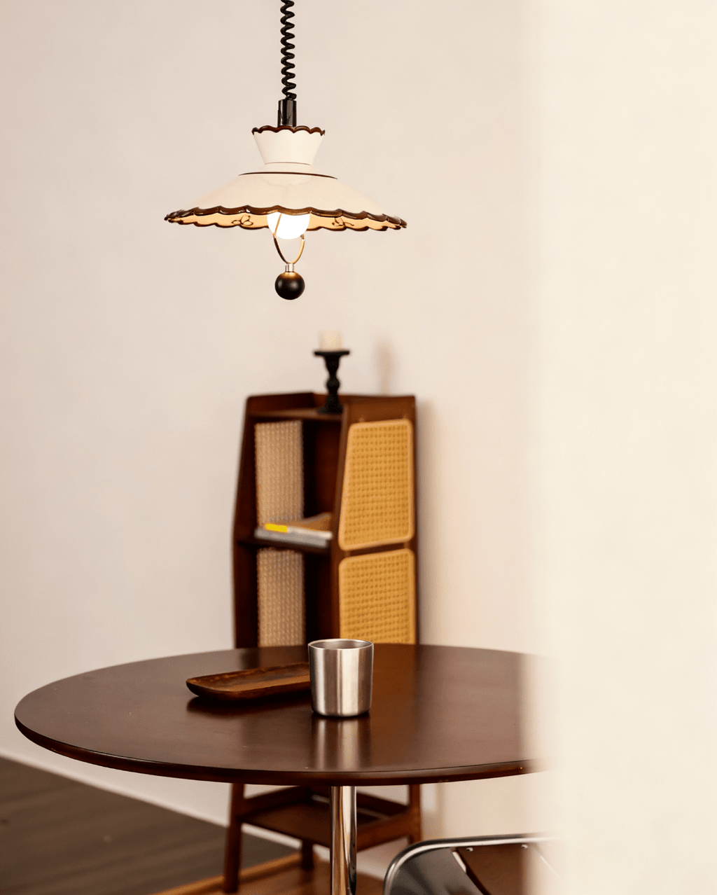 scalloped-edge-pendant-lamp-anzaz--3