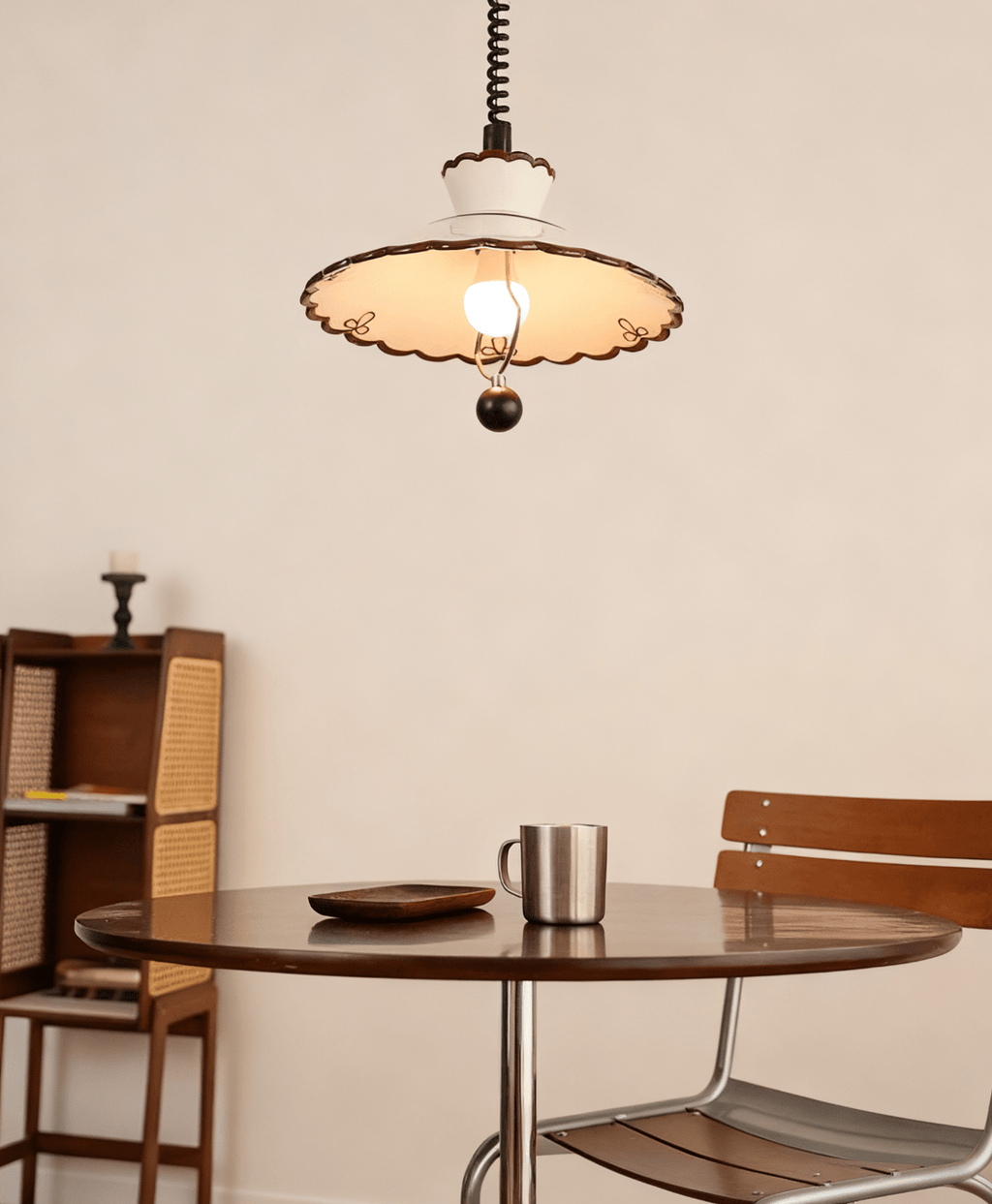 scalloped-edge-pendant-lamp-anzaz--4