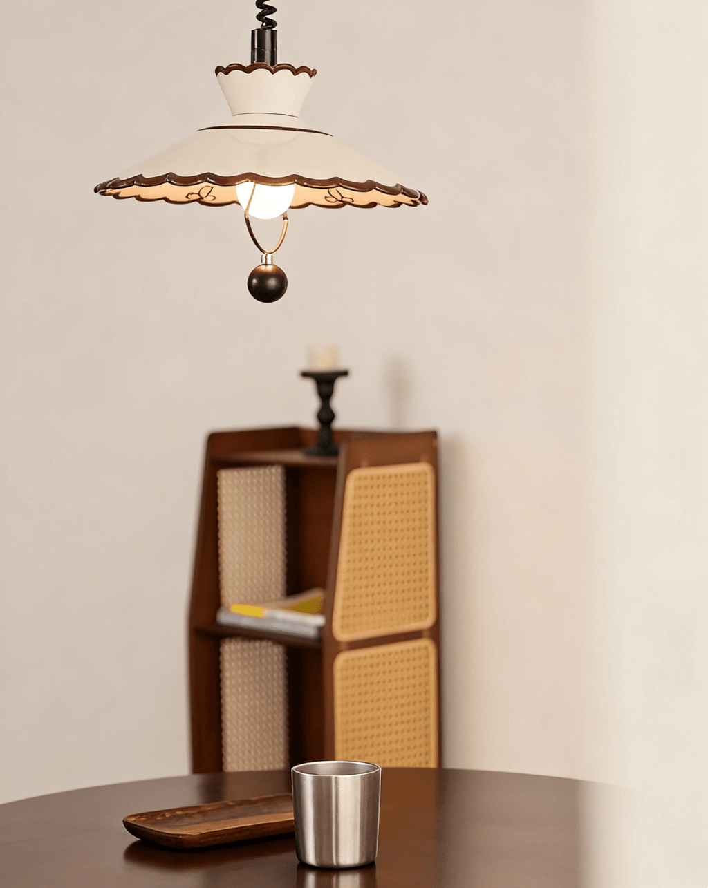 scalloped-edge-pendant-lamp-anzaz--5
