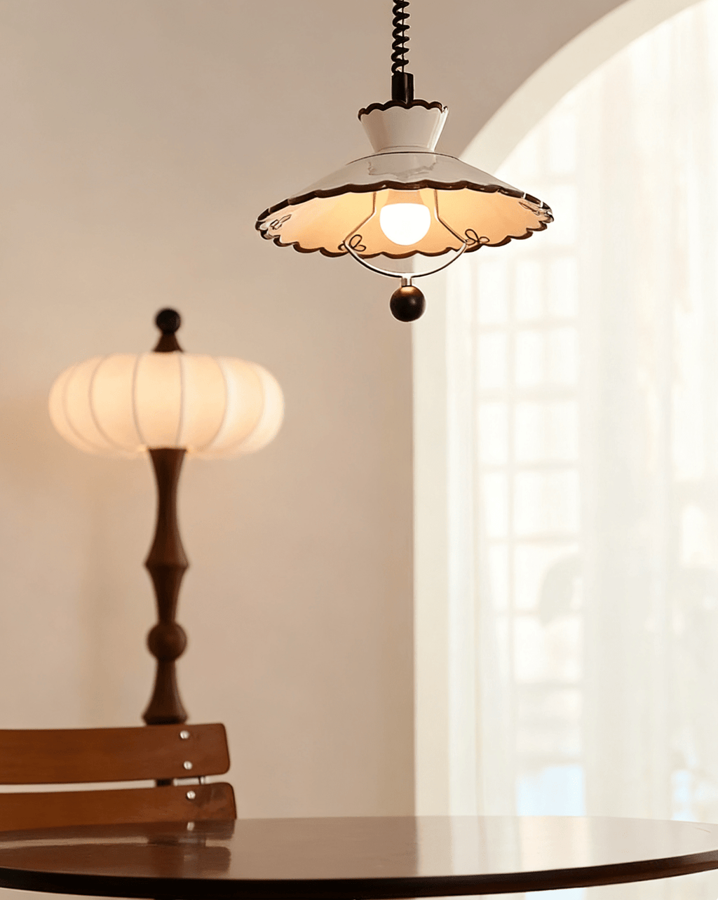 scalloped-edge-pendant-lamp-anzaz--6