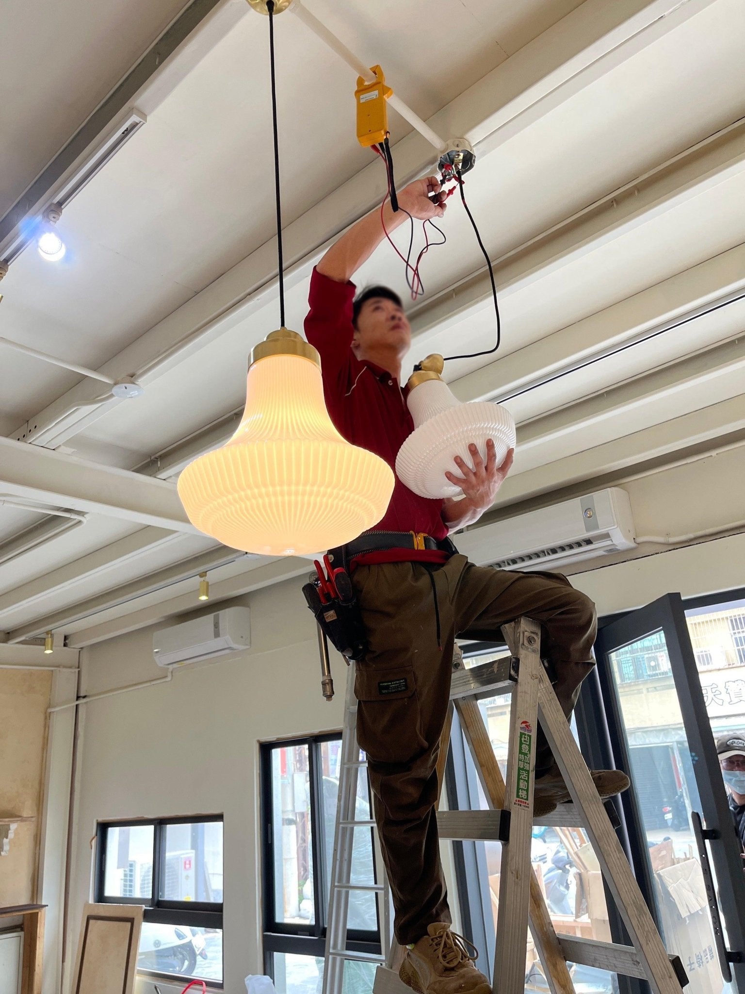 schoolhouse-pendant-light-anzaz--17