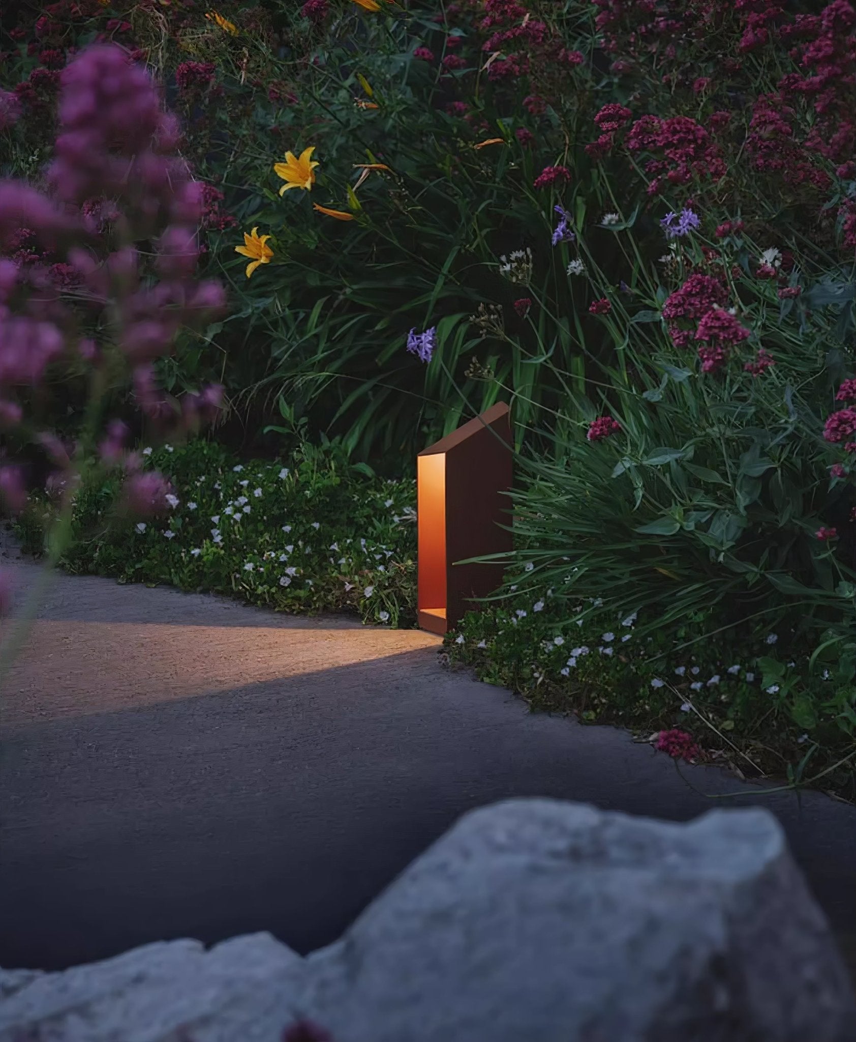 shadow-peak-outdoor-bollard-light-anzaz--10