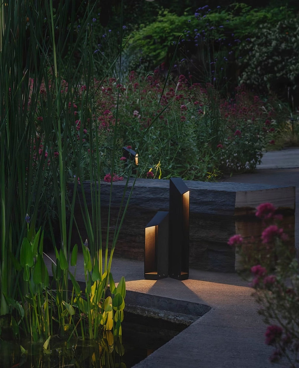 shadow-peak-outdoor-bollard-light-anzaz-Black-4