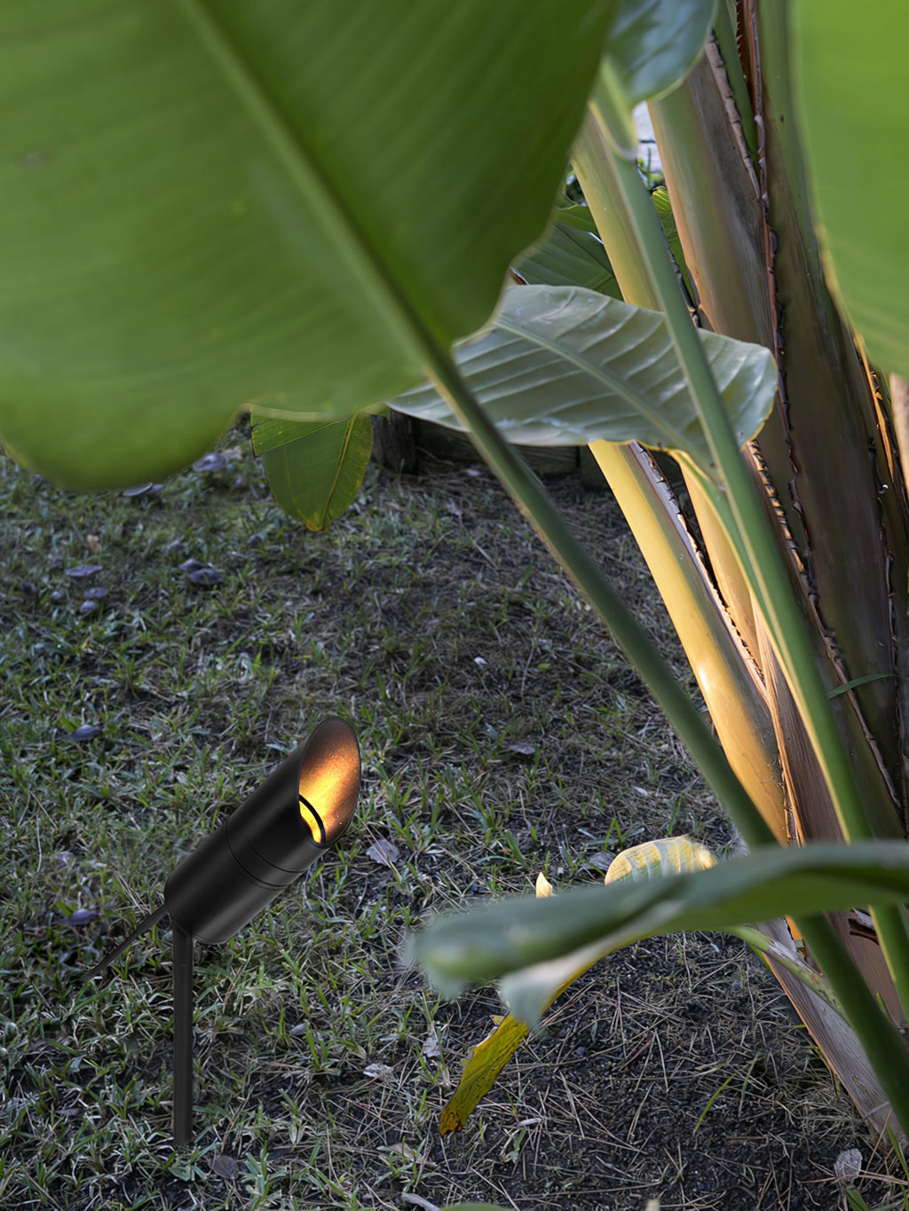 shadow-pierce-ground-spike-light-anzaz--9