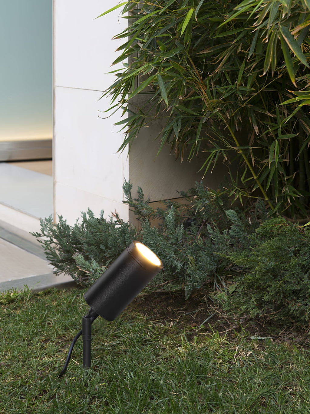 shadow-pierce-ground-spike-light-anzaz--7