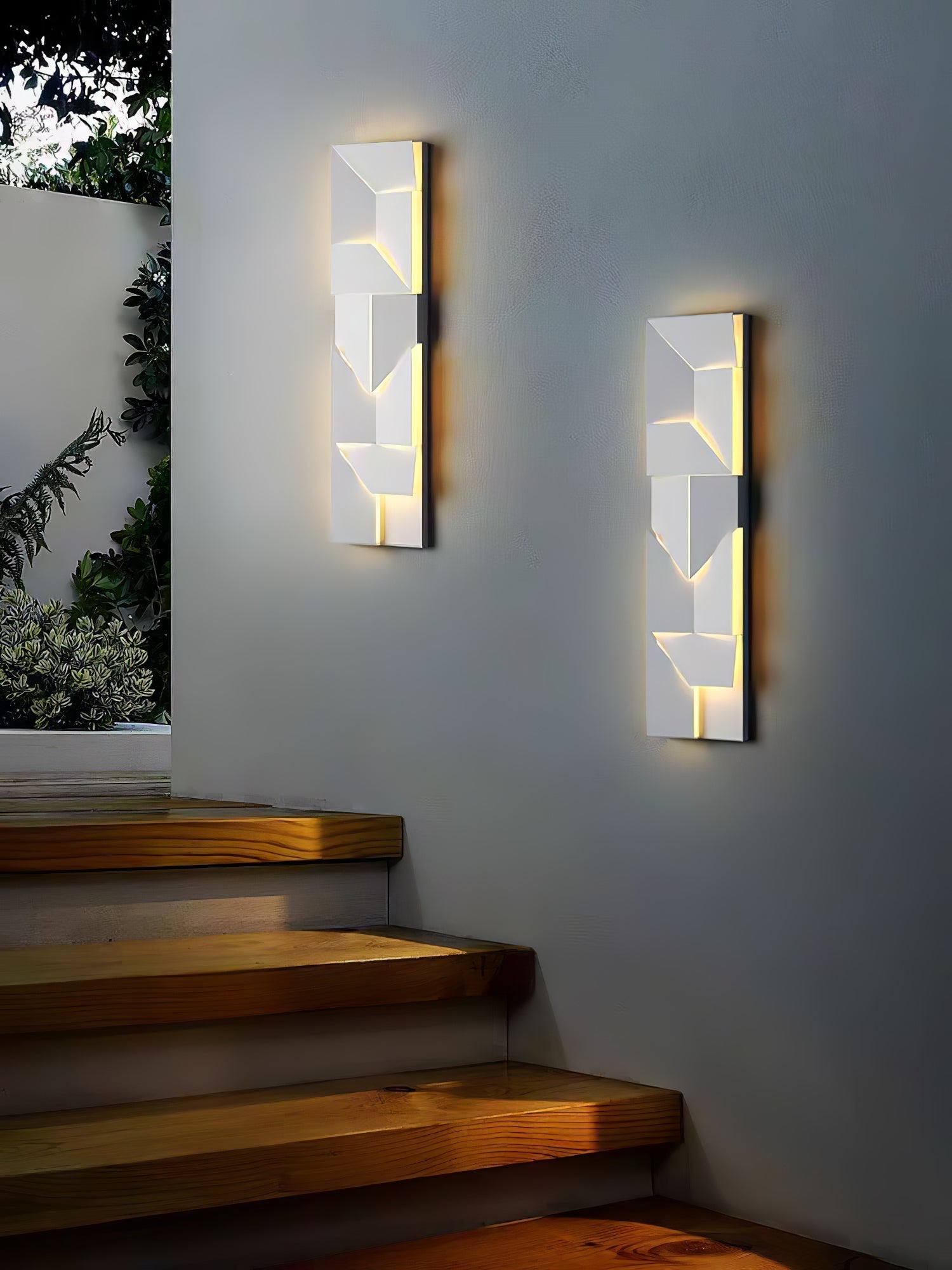 shadows-grand-plug-in-sconce-anzaz--111