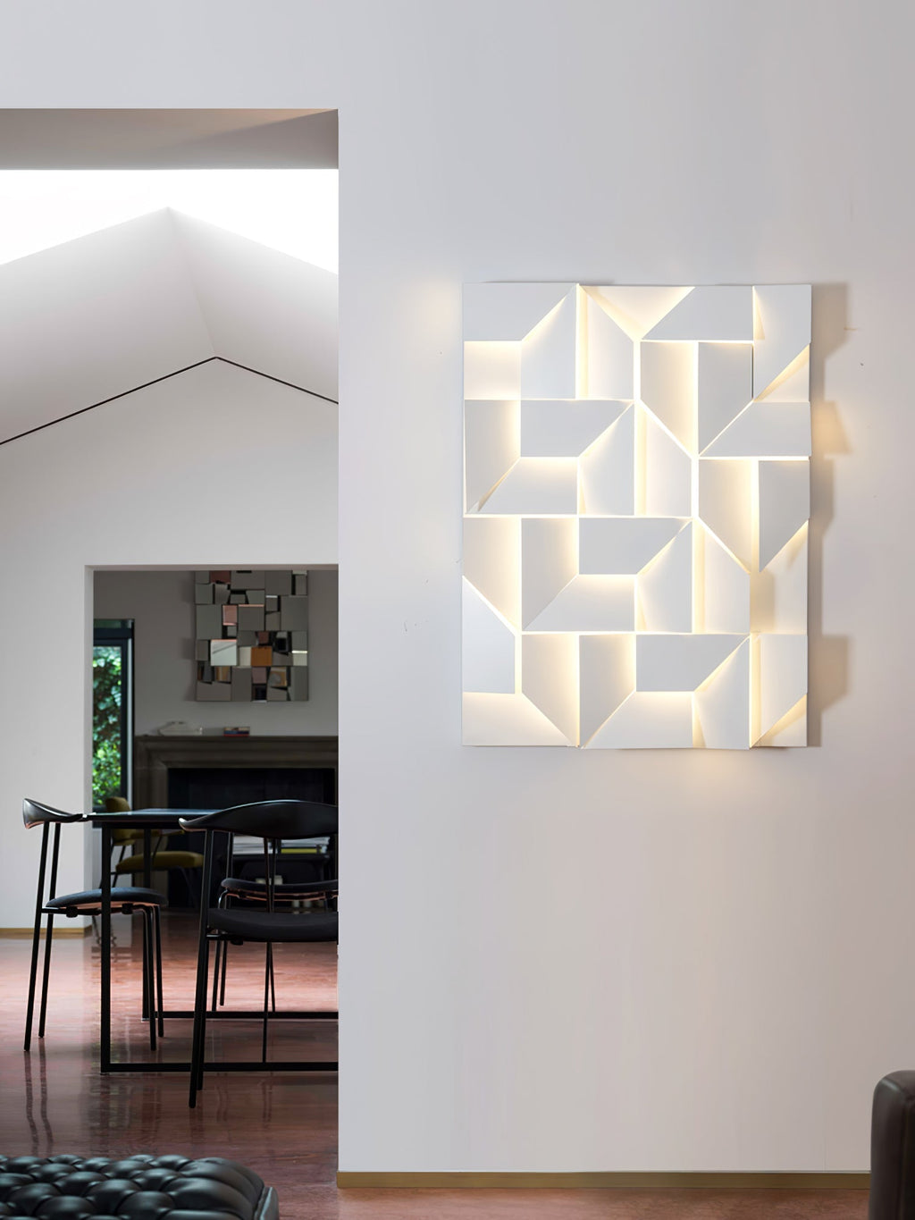 shadows-grand-plug-in-sconce-anzaz--112