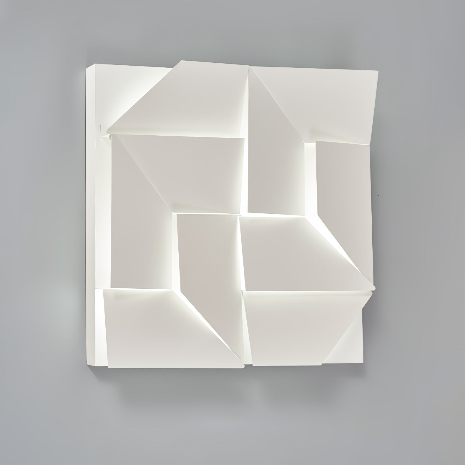 shadows-grand-plug-in-sconce-anzaz--121