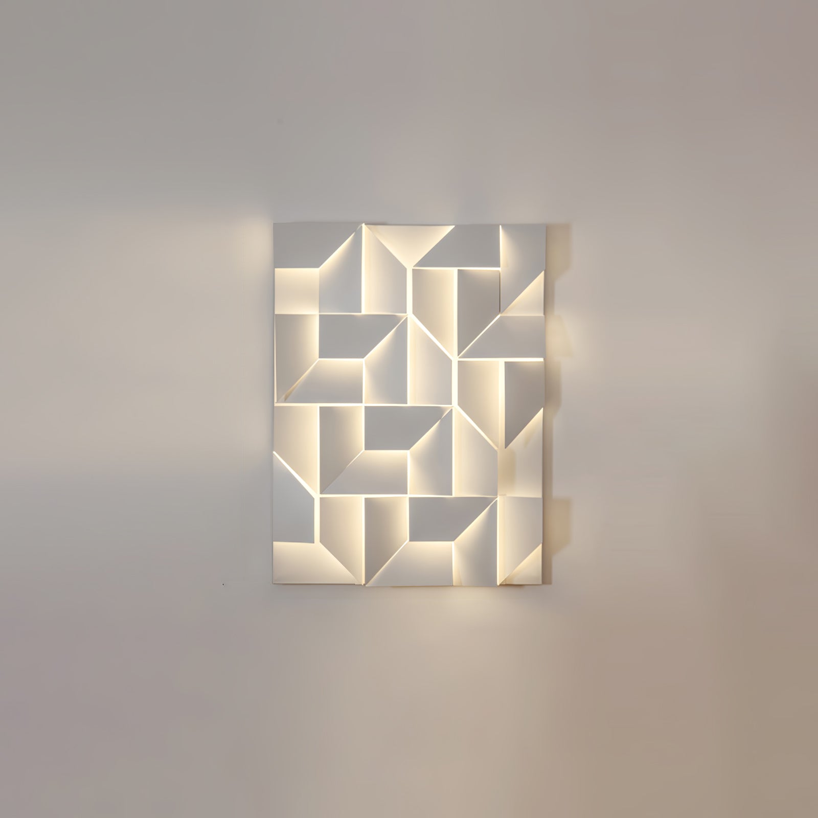 shadows-grand-plug-in-sconce-anzaz--100